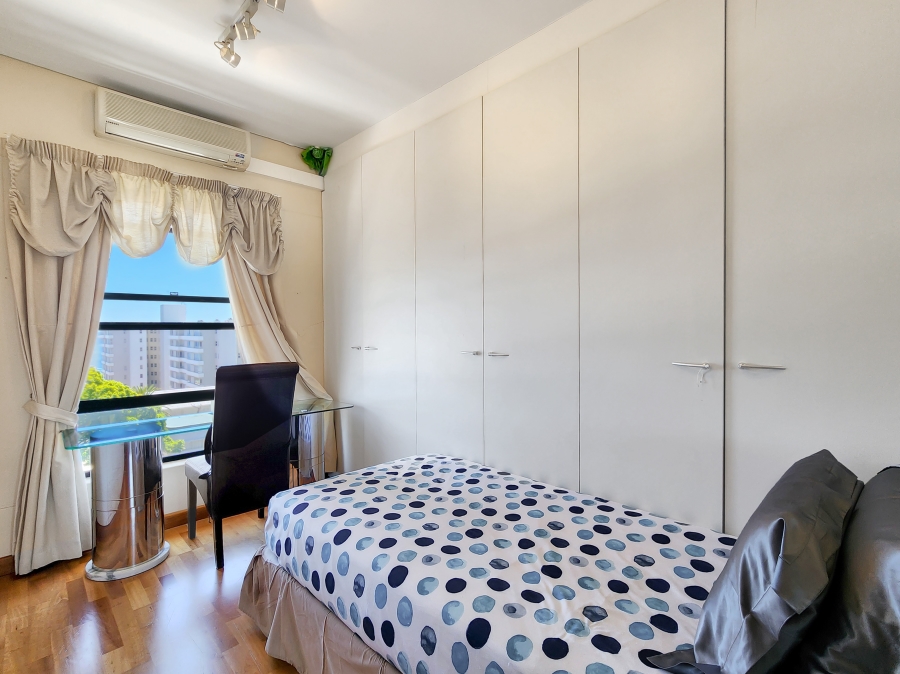 4 Bedroom Property for Sale in Sea Point Western Cape